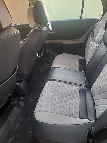 4 7: Toyota Auris: 2007 г., 1.3 л, Автомат, Бензин, Хэтчбэк — 4