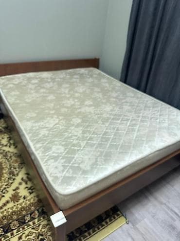 Двуспальная кровать с матрасом - Размер: 160×200 см (стандарт at lalafo.kg Двуспальная кровать с матрасом - Размер: 160×200 см (стандарт