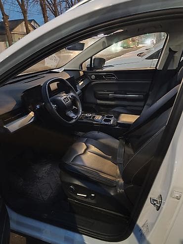 tesla pi: Geely Monjaro: 2022 г., Автомат, Электромобиль, Кроссовер — 4