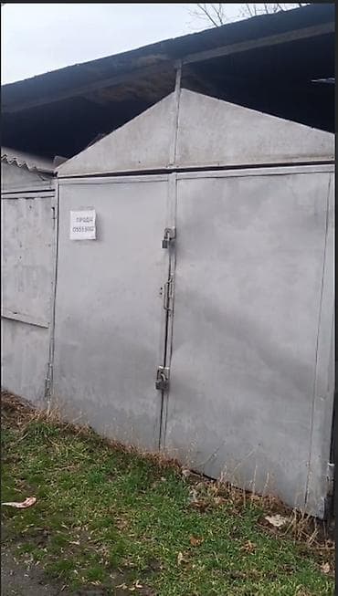 Продаю гараж: Продаются несколько гаражей. Район Парка Ата Тюрк по улице Камчыбек — 2