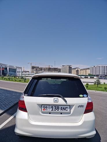 Продажа авто: Honda Fit: 2004 г., 1.3 л, Вариатор, Бензин — 3