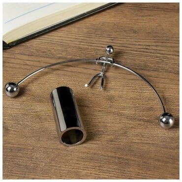 ящик инструментальный: Подарки Настольный маятник "Штангист" Сувенир для офиса, отличный — 1