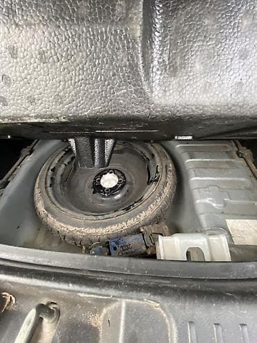 saturn sl: Toyota Ist: 2003 г., 1.3 л, Автомат, Бензин, Хэтчбэк — 8