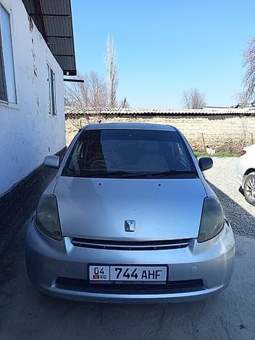 Toyota Ist: 2004 г., 1 л, Автомат, Бензин, Хэтчбэк at lalafo.kg Toyota Ist: 2004 г., 1 л, Автомат, Бензин, Хэтчбэк