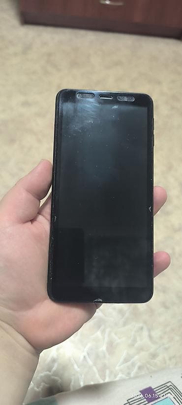 itel a48: Samsung Б/у, 4 ГБ, цвет - Черный — 1