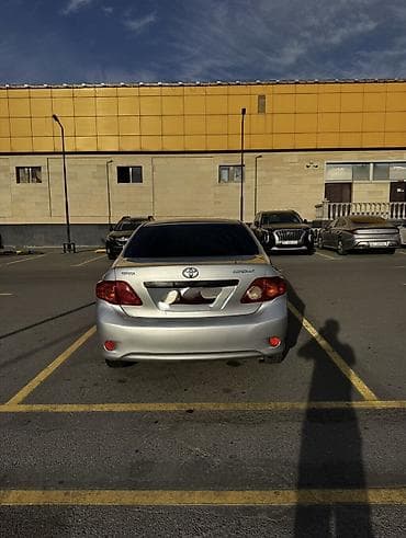 Унаа: Toyota Corolla: 2008 г., 1.4 л, Кол менен иштөөчү, Бензин, Седан — 3