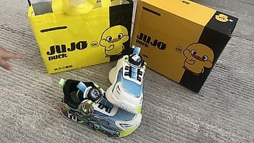 Детская обувь: Детские кроссовки JUJO Duck с подсветкой и тематикой гоночных машин — 2