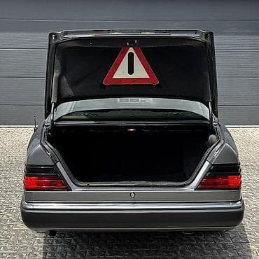 простой: Mercedes-Benz W124: 1990 г., 2.3 л, Механика, Бензин, Седан — 9
