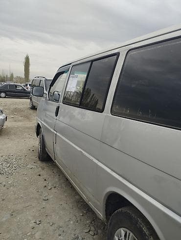 Унаа: Volkswagen Transporter: 1990 г., 2.4 л, Кол менен иштөөчү, Дизель, Вэн/Минивэн — 1