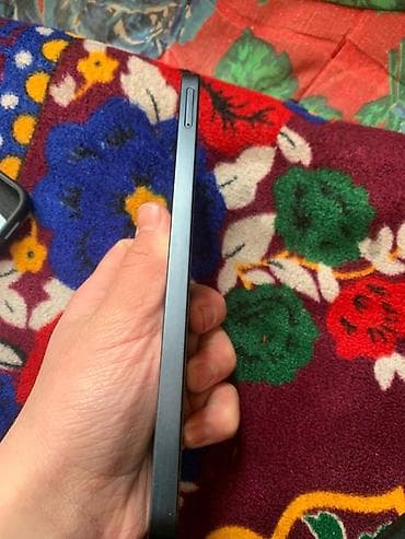 телефон раритет: Смартфон (черный корпус) - Плоские грани, компактный тонкий корпус. - — 3