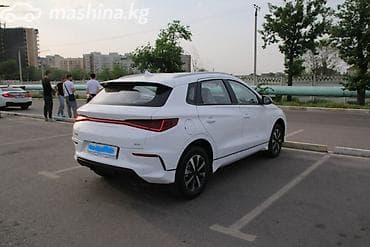 prius prim: BYD E2: 2025 г., Автомат, Электромобиль, Хэтчбэк — 5