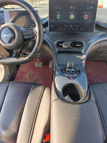 mazda 5: BYD E2: 2025 г., Автомат, Электромобиль, Хэтчбэк — 6