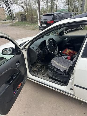 golf plus: Ford Mondeo: 2001 г., Универсал — 5