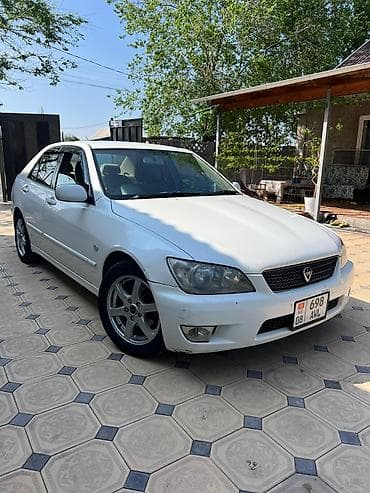 рассматриваю варианты: Toyota Altezza: 2003 г., Автомат, Бензин, Седан — 1