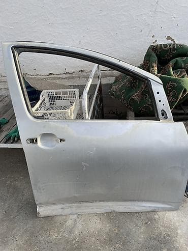 вешалка с зеркалом: Дверь Передняя правая Toyota, Б/у, Оригинал — 5