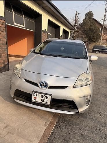 corolla s: Toyota Prius: 2014 г. — 1