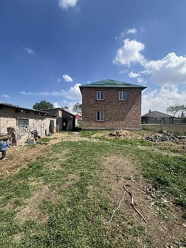 дома с большим участком: Продаётся участок с двухэтажным кирпичным домом и хозяйственными — 5