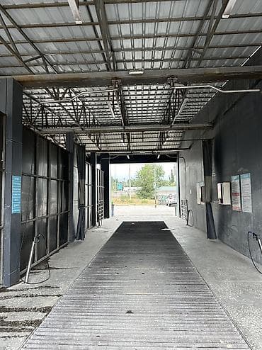 портативная автомойка: Автомойка, С участком, 300 м²,Действующий, С оборудованием, 1 линия — 5