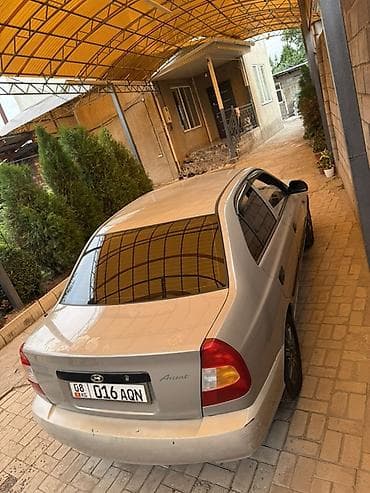 Унаа сатуу: Hyundai Accent: 2008 г., 1.5 л, Кол менен иштөөчү, Бензин, Седан — 3