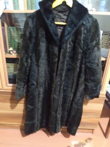 шуба: Шуба из тёмного меха, без размера - Длина: ниже колена - Свободный — 3