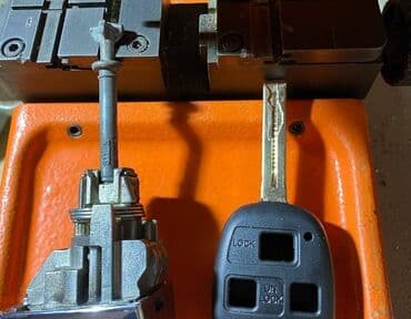 программирование ключей: Ключ Toyota — 6