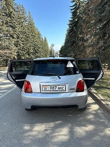 Продажа авто: Toyota Ist: 2003 г., 1.5 л, Автомат, Бензин, Хэтчбэк — 3