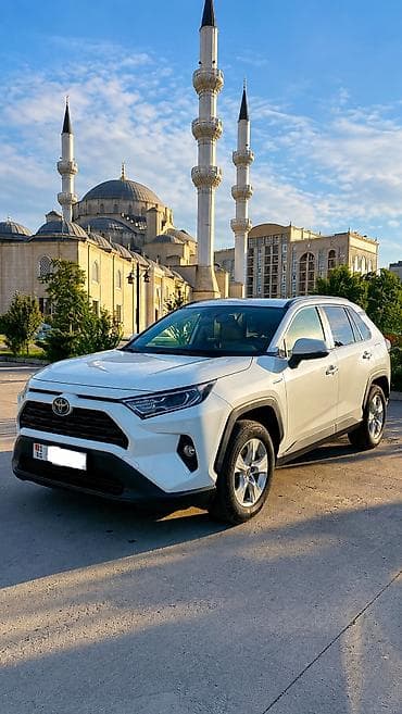 Toyota RAV4: 2019 г., 2.5 л, Автомат, Гибрид, Кроссовер — 1