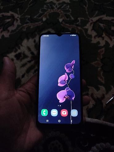 Техника жана электроника: Samsung Galaxy A04e, Колдонулган, 32 ГБ, түсү - Кара, 2 SIM — 1
