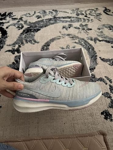 спорт зал бишкек: Кроссовки, 36, Nike, Новый, цвет - Серый, Самовывоз — 1