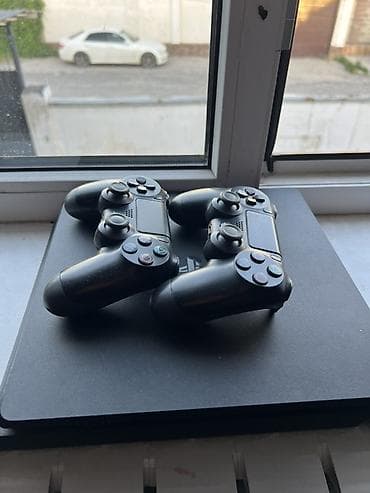PlayStation 4 Slim + 2 геймпада DualShock 4 Комплектация: - консоль at lalafo.kg PlayStation 4 Slim + 2 геймпада DualShock 4 Комплектация: - консоль