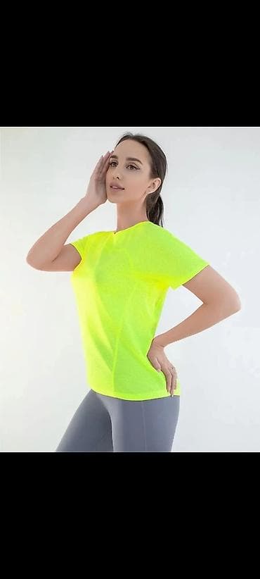 essentials: Вот такая вот в наличии шикарная неоновая футболочка салатового цвета — 4