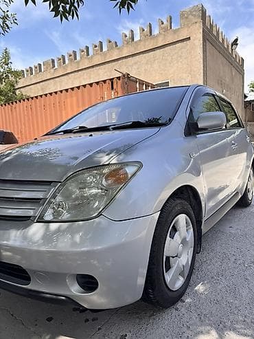 Продаю Toyota ist Год выпуска 2003 Объем двигателя 1.3 vvt-I Бензин — 6