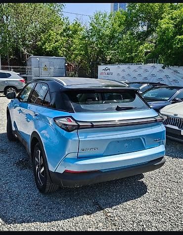 mini ev: Электромобиль Skyworth EV6 (Skywell ET5/U5) кроссовер в голубом цве — 5
