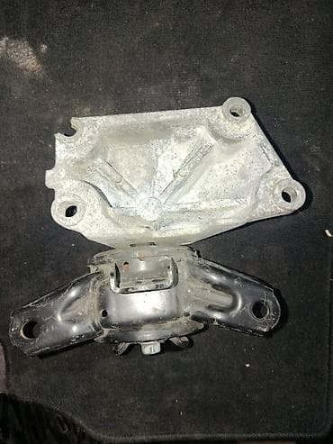 oem: Подушка АКПП, передняя левая. Применимость: - Kia Carnival (YP), 3‑е — 2