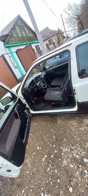 галф 2: Volkswagen Golf: 1994 г., 1.6 л, Механика, Бензин, Купе — 6