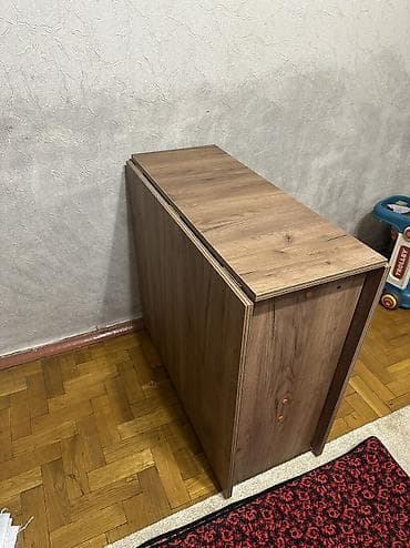 study table: Продам стол трансформер в связи с ремонтом. Покупал за 7000 сом. В — 3