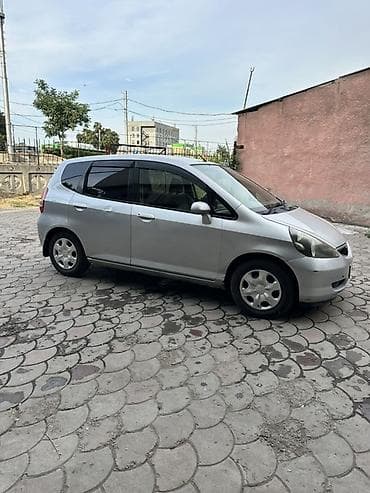 Продажа авто: Honda Fit: 2002 г., 1.3 л, Вариатор, Бензин, Хэтчбэк — 4