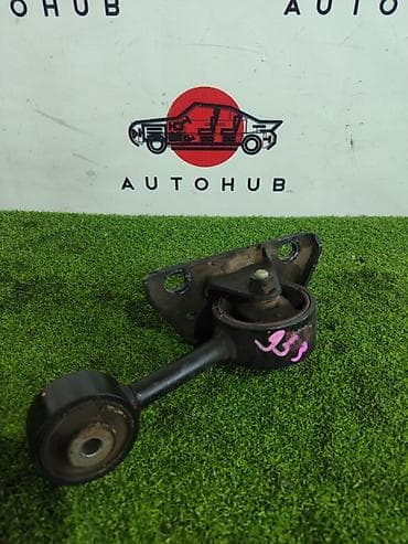 Детали двигателя и моторы в сборе: Подушка мотора Toyota 2005 г., Оригинал — 1