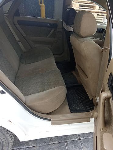 Транспорт: Chevrolet Lacetti: 2004 г., 1.5 л, Ручные, Бензин, Седан — 8