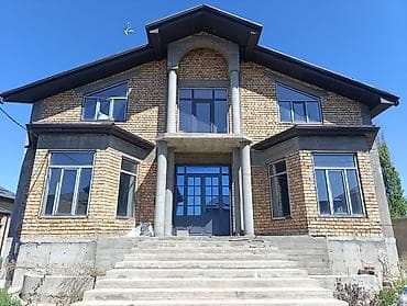 Үйлөрдү сатуу: Просторный кирпичный дом с огороженной территорией и хозпостройками — 2