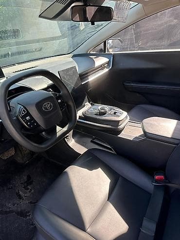 обмен на тайота ист: Toyota bZ3: 2023 г., Электромобиль, Седан — 5