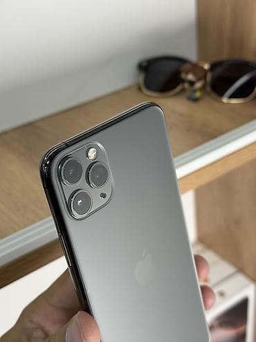 чехии: IPhone 11 Pro Max, Б/у, 256 ГБ, Черный, Защитное стекло, Чехол, Кабель, 100 % — 3