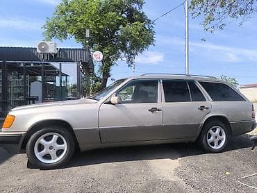 дверь на мерседес 210: Mercedes-Benz W124: 1990 г., 2 л, Механика, Газ, Универсал — 4
