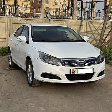tesla y: BYD E5: 2019 г., Электромобиль, Седан — 3