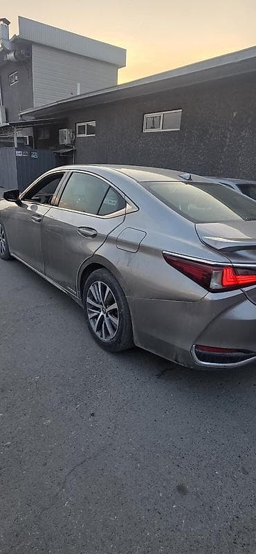 lexus ux: Lexus ES: 2019 г., Гибрид, Седан — 5