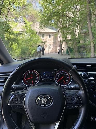 Транспорт: Toyota Camry: 2019 г., 2.5 л, Автомат, Бензин, Седан — 6