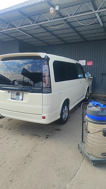 Honda Stepwgn: 2004 г., 2 л, Автомат, Бензин, Минивэн