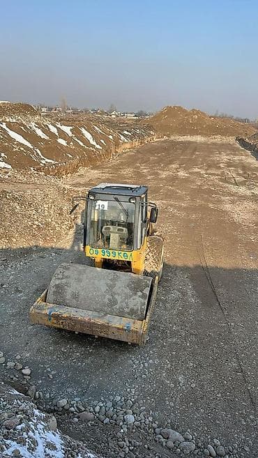 не парковать: Дорожный грунтовый каток (вибрационный/статический) для уплотнения — 1