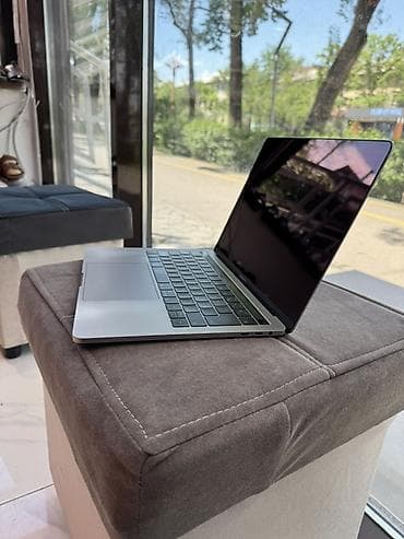 iphone 16 pro max: Apple MacBookPro 2017(серебристый алюминиевый корпус, серия с USB‑C) — 8