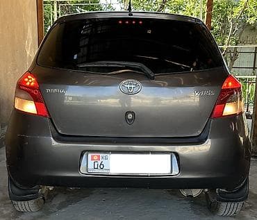 gen kg: Toyota Yaris: 2008 г., 1.3 л, Автомат, Бензин, Хэтчбэк — 4